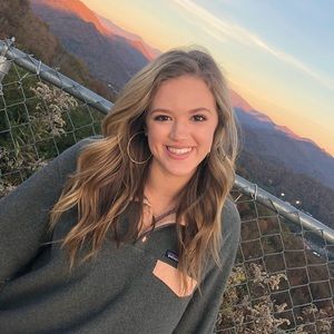 Meet your Posher, Olivia